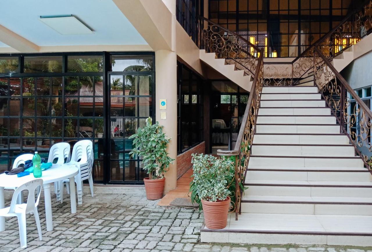 Villa Asuncion Country Inn And Resort Iloilo By Reddoorz Tigbauan Dış mekan fotoğraf